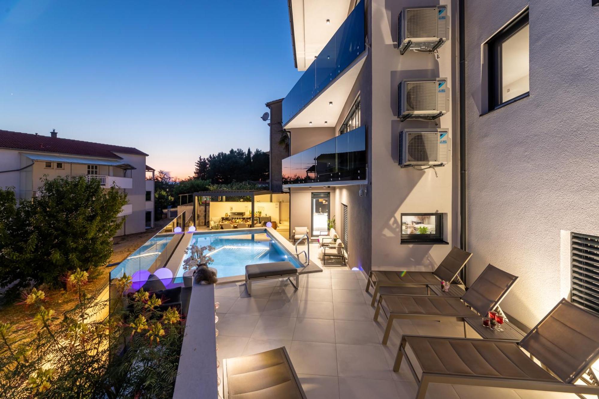 Villa Aurea Apartments Malinska De Luxe ภายนอก รูปภาพ